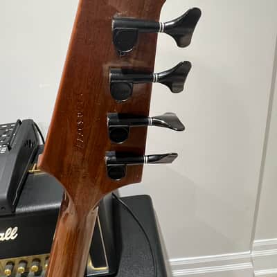 Gibson Thunderbird Walnut with original hard shell case  - 2014 - Gorgeous image 6