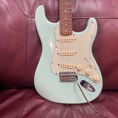 Fender Vintera '60s Stratocaster with Pau Ferro Fretboard 2019 - 2023 - Surf Green image 1
