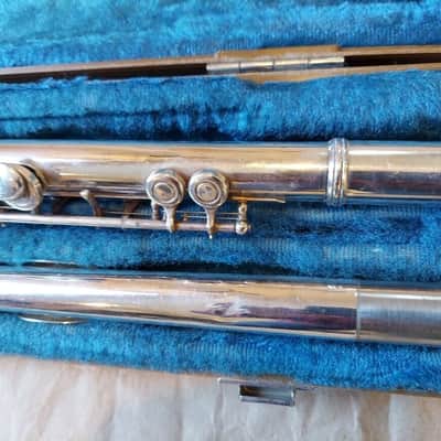 Yamaha YFL-31 Flute, Japan, Good Condition (Very Good Playing Condition) image 8