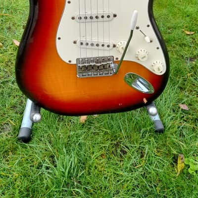 Fender AVRI Stratocaster 1983 - Sunburst image 1