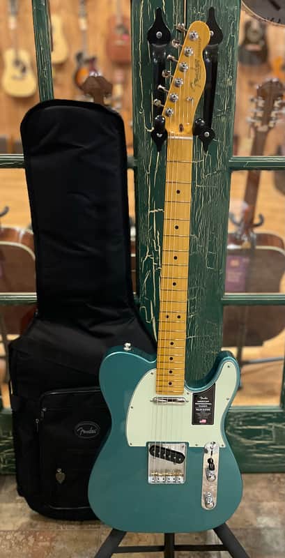 Fender American Professional Classic Telecaster in Metallic Sherwood Green w Bag