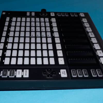 Native Instruments MASCHINE JAM Production & Sequencing Controller image 3