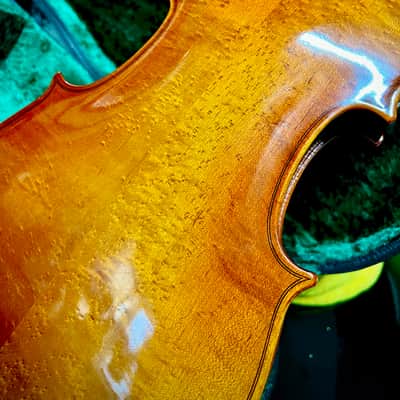 Suzuki Violin 220 image 6