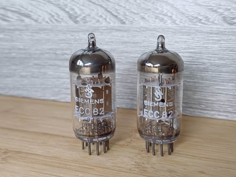 Superb ultra rare SIEMENS 12AU7 ecc82 SILVER PLATE matched pair very strong, fully tested Superb sounding tubes ! image 1