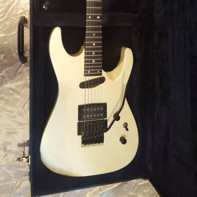 Kramer ProAxe Standard 1989 Pearl White w/OHSC Vintage Seymour Duncan Trembucker Hotrail image 2