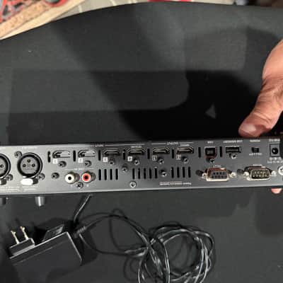 Roland V-1HD+ Compact 4 x HDMI HD Video Switcher XLR image 2