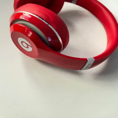 Beats by Dre Studio 2 Wireless with Noise Cancellation - Red image 3