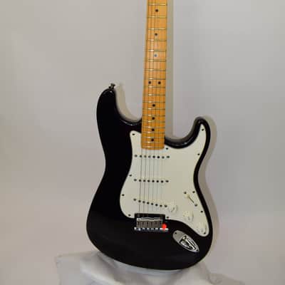 1995 Fender American Standard Stratocaster Electric Guitar, Maple Fingerboard, Black w/ Case image 2