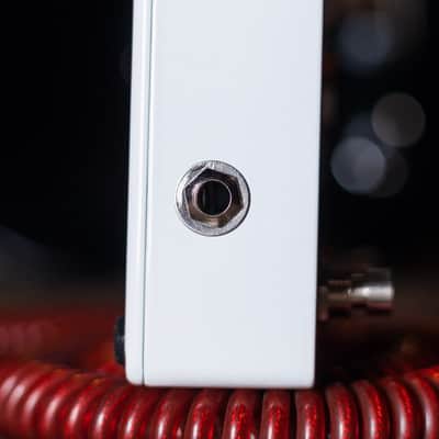 Electro-Harmonix POG2 Polyphonic Octave Generator Guitar Pedal - Floor Model image 5