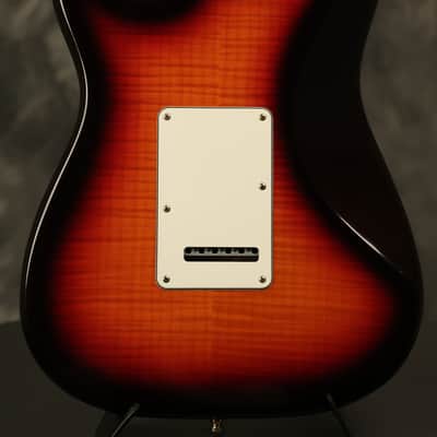 1996 Fender 50th Anniversary Stratocaster Sunburst w/GOLD hardware FLAME MAPLE body!!! image 16