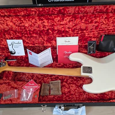 Fender American Vintage II 1966 Jazz Bass BRAND NEW 60s Olympic White Nitro Finish USA 1960's Custom Reissue 4 String CASE QUEEN NOS image 4