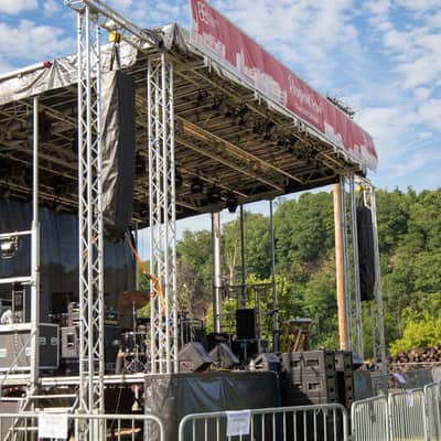 Nexo geo S8 line array system with cases and rigging image 2