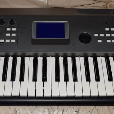 Yamaha MM6 Synthesizer 2007 - Gray