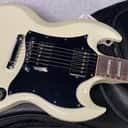 NEW ! Gibson SG Standard - Classic White Finish - Original Gibson Leather Gig Bag - Authorized Dealer - Only 6lbs - G06827