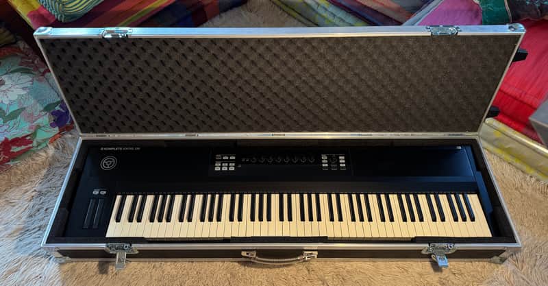 Native Instruments Komplete Kontrol S88 2010s - Black image 1