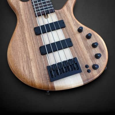 Elrick EVO PLATINUM 5 String Figured Curly Koa 2025 - Natural image 4