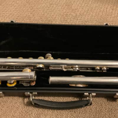 Gemeinhardt Closed Hole Flute w/All New Pads, Clean image 7