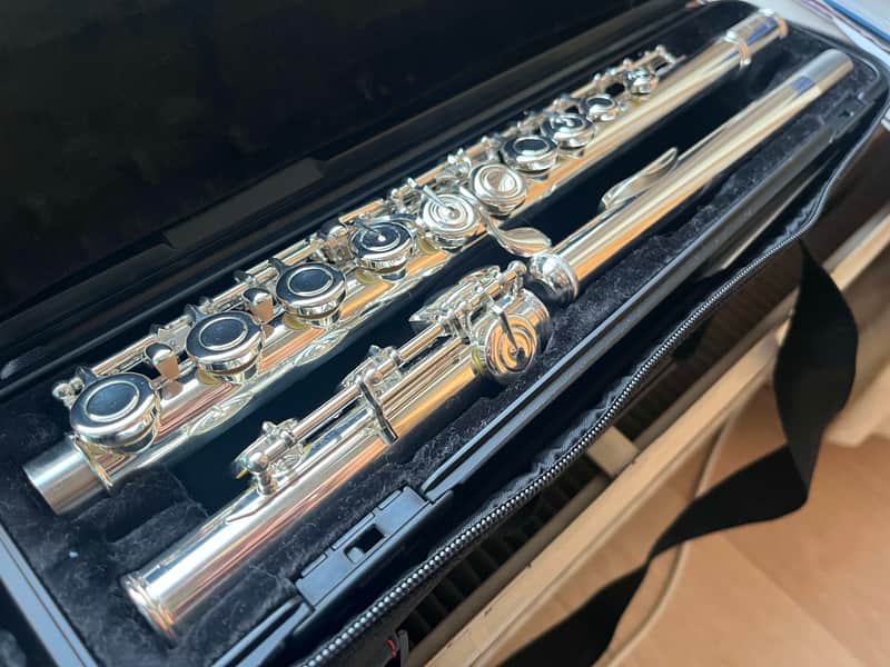 Yamaha YFL-212 - Like New image 1