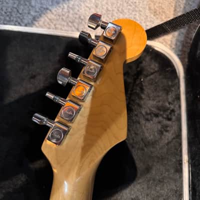 Fender American Standard Stratocaster Left-Handed with Rosewood Fretboard 1991 Olympic White image 9