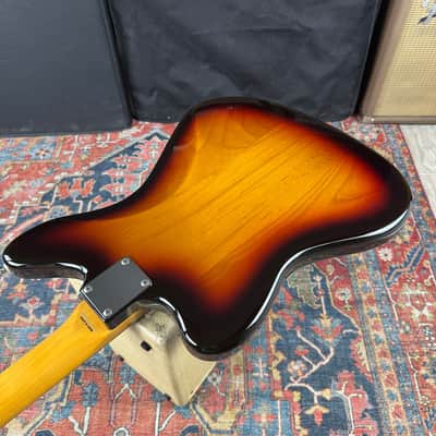 *Video* Fender Traditional II 60's Jaguar Alder 3 Tone Sunburst - 2017 image 11
