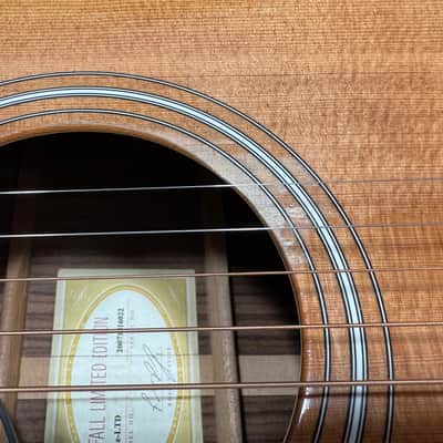 2007 Taylor 414CE-LTD 2007 - Natural. Fall Limited LTD with Gator GLDREAD12 soft hard shell case gig bag. Acoustic Electric Expression. Grand Auditorium image 4