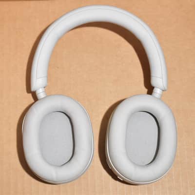 Sony WH-1000XM5 Wireless Noise-Canceling Over-the-Ear Headphones - Silver image 1