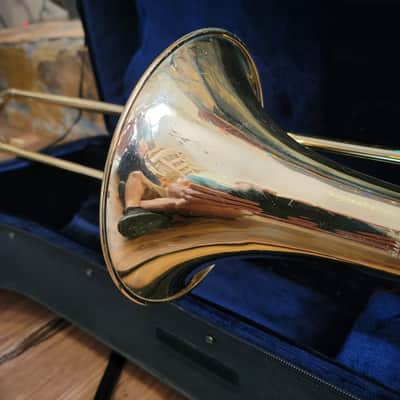 King Cleveland 605 F Trigger Trombone Gold Brass With Mouth Piece And Case image 6