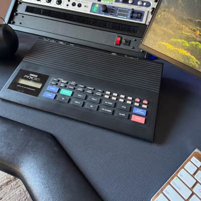 Yamaha RX21L latin drum machine