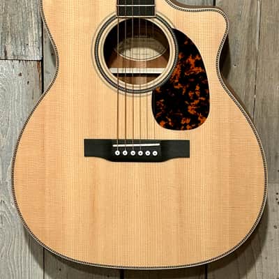 Pristine Larrivee OMV-40 Cutaway Spruce Top, Mahogany Back & Sides, OHSC, Includes Pro Setup & Ships Fast ! image 4