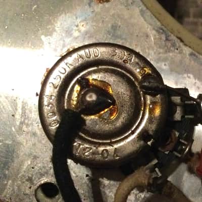 Fender Precision Bass 1964 - Sunburst all original image 15