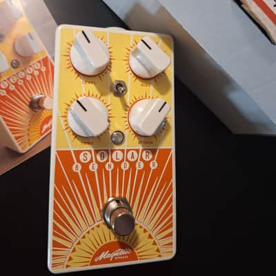 Magnetic Effects Solar Bender 2000's  - White/yellow/orange image 2