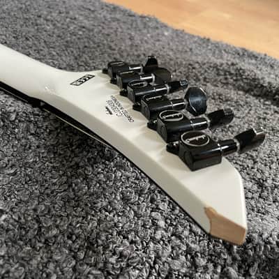 Jackson Pro Mick Thomson Signature Soloist SL2 White image 5