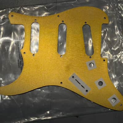Fender 8-Hole '50s Vintage-Style Gold Anodized Strat Pickguard image 5