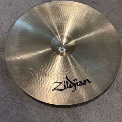 Zildjian 24" A Series Medium Ride Cymbal - Traditional image 3
