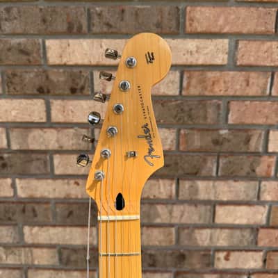 Fender Hybrid II ‘60s Stratocaster - Shell Pink image 2