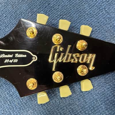 1993 Gibson Ltd Ed Flying V - #20 of 50 - Cadillac Gold image 3