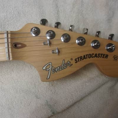 About Mint 2025 Fender American Performer Satin Lake Placid Blue Stratocaster Electric Guitar w/Candy & Hard Case image 2
