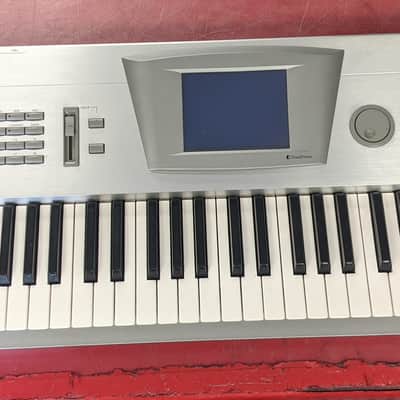 Korg Trinity Plus 61-Key 32-Voice Polyphonic Workstation 1996 - Silver