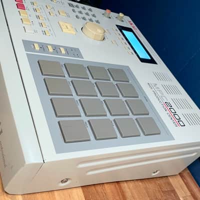 Akai MPC2000 MIDI Production Center - Grey image 4