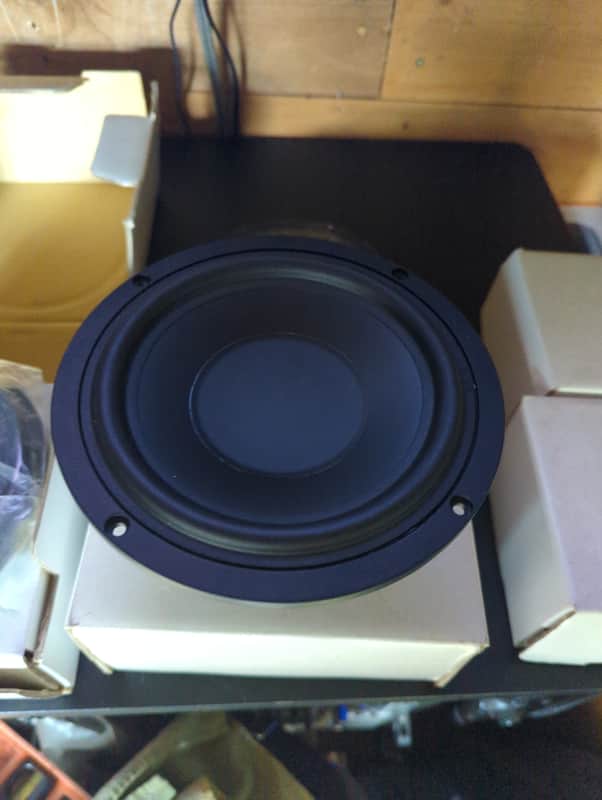 Adire Audio Extremist 6.8 176mm 8 ohm mid woofer imagen 1