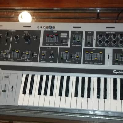 Teisco 110F synthesizer w/ midi - Free Shipping image 1