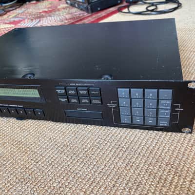 Yamaha TX802 FM Tone Generator 1986 - Black image 3