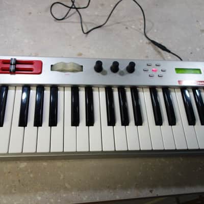 Alesis Micron 2000s - Silver