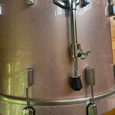 (Video) WFLIII 22x16 Bass Drum Generations 6-Ply Mahogany-Maple Champagne Sparkle Lacquer image 9