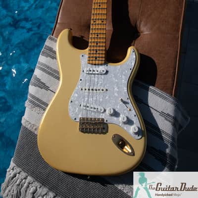 1994 Fender "Custom Edition" ST-57YM - FSR Gold Metallic - Yngwie Malmsteen Signature '57 Stratocaster - Made in Japan (FujiGen) - Pro Set Up w Perfect Frets/Action/Intonation! image 4