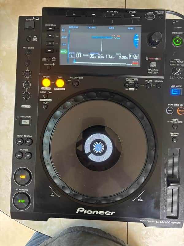 Pair of Pioneer CDJ-900 Nexus (CDJ-900NXS) image 1