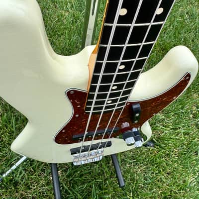 Fender Custom Shop 1961 Jazz Bass Closet Classic Custom Shop 2012 - Artic White Nitro (Relic Checking) image 3