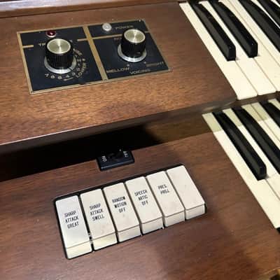 Allen Organ with 32-Note Concave Pedalboard, Allen Speaker, & Bench! image 5