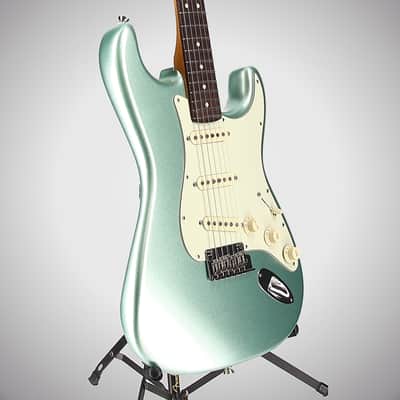 Fender Certified Pre-Owned American Professional II Stratocaster, Rosewood Fingerboard, Mystic Surf Green (N5) (33927) image 4