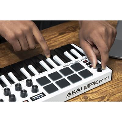 Akai Professional MPK MINI MKIII WHITE image 3